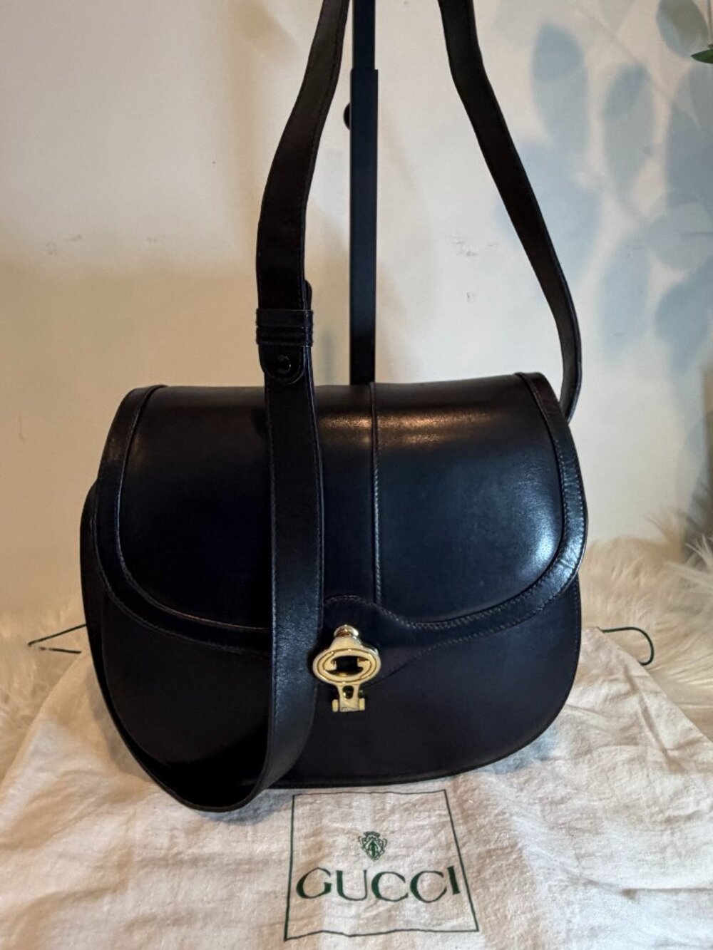 Vintage Gucci Black Box Calf Leather Saddle Shoulder Bag
